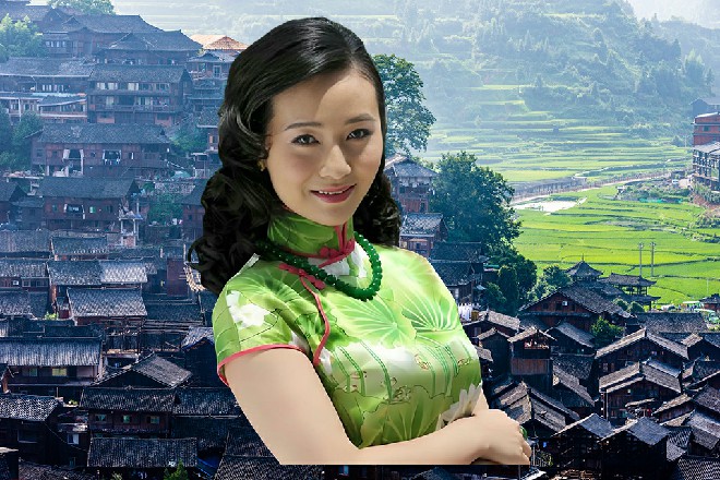 奥拉不满地咆哮，一会如果轮到我，就捏死这只小虫子