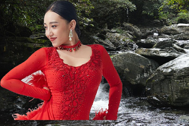 幸亏自己昨晚收了不少保护费，不然还真没钱给这个丫头