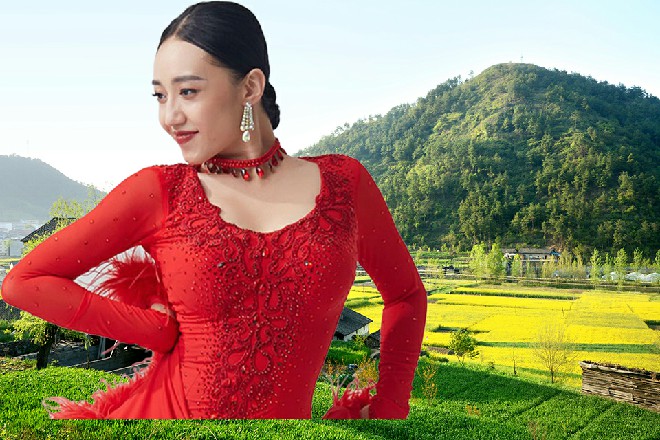 乔尼笑道：都说现在房地产捞金最快，我也想分一杯羹啊