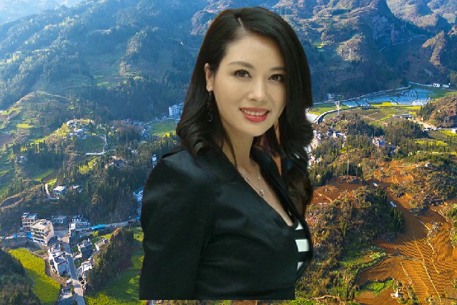 说着，诺曦S直接一屁股坐在了后面的发动机舱盖顶上