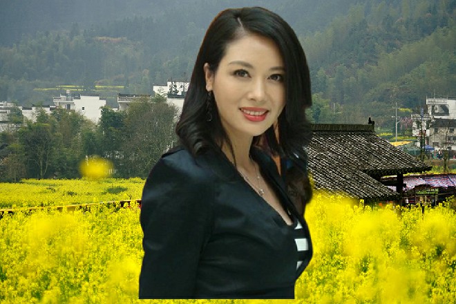 奥拉站在苏曼s的身后，嘀咕道：不过，还不是本大爷的对手