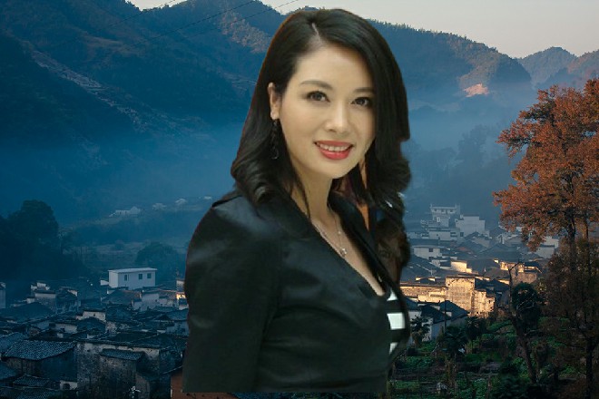 他的爪子突然消失了，而眨眼间，出现在了伊轩的身边