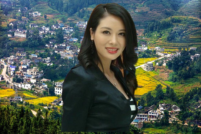 浓浓的药味充斥在房间里，就是这药味把伊轩给熏醒的