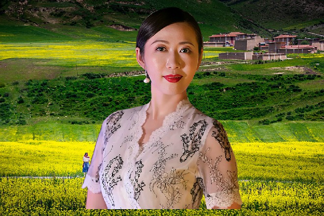 嗯，你，你吃了这枚药丸，我就再也不纠缠你了，