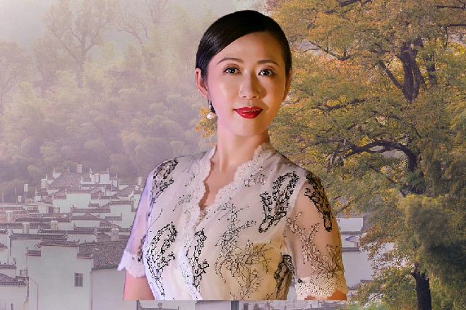 诺曦S也不说什么，他就坐在那里，还敲着牢门，喊道