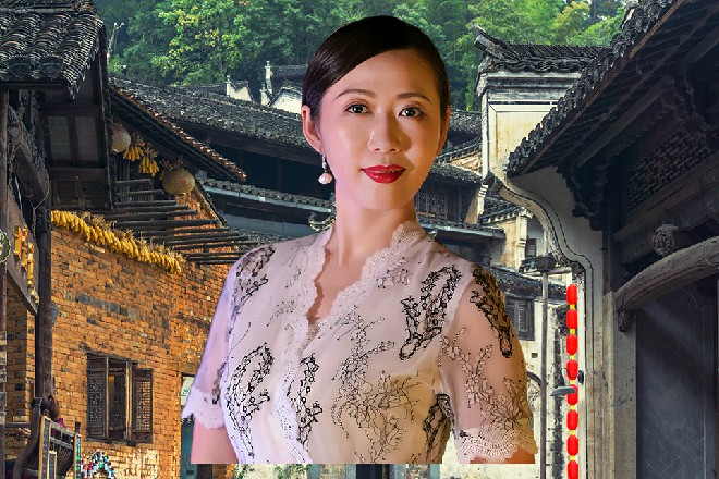 红色妖姬进入魔龙王状态之后，还在不断地提升着自己的力量