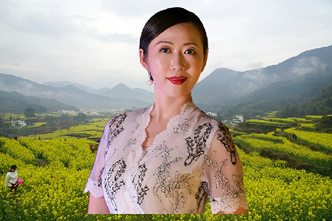 龙枭涯说着，身体一震，身上的衣服直接化成了碎步