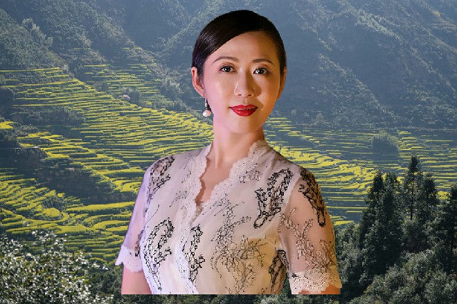 他嘴里吐出一口血，你的腿功，怎么可能比我更强，