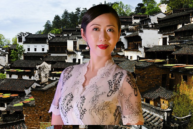 伊轩说着，拉着那悍匪的脑袋，往自己膝盖上狠狠一撞