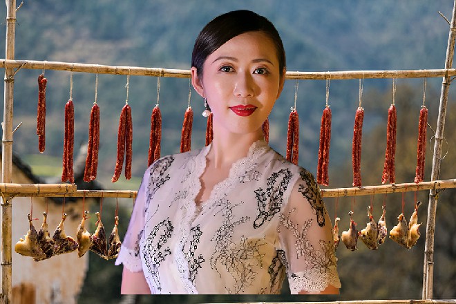 龙娇娇不知道发生了什么，听到啪的一声脆响，赶忙问道