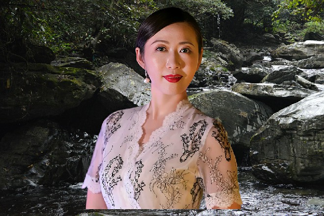 典狱长干笑两声，那蚩尤跟亚瑟王在一起，已经快到这里了