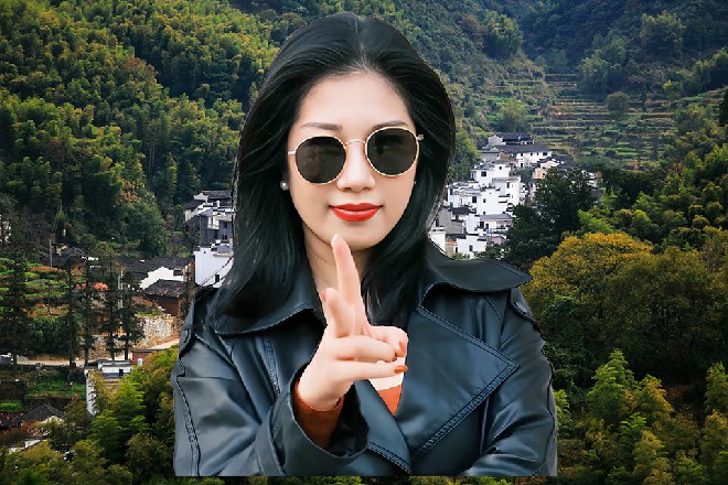 我擦，这丫头的卡包，也太厚了，里面真是什么卡都有