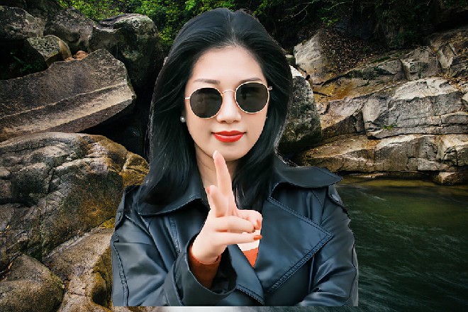 秦海说着，一只脚真气加重，另一只脚狠狠在墙上踏了一脚