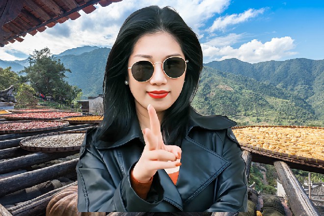 花恋蝶关好房门，看了一眼这干净的要命的屋子，苦笑一声