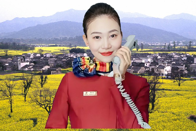 这架潜水艇直接飞了起来，一飞五米多高，远远离开了水面