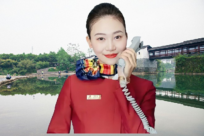 伊轩落入水中，立刻化作水栖的形态，向着深水中潜去