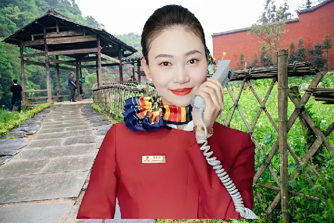 看着周身燃烧着烈焰的朱雀，娜塔莎口吐人言，质问道