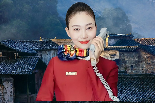 他一只手还压在地上，巴囚拉巨大的身躯就躺在他的身前