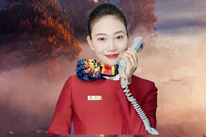 那火焰扩散开来，灼热的火浪几乎逼到了众人的面前