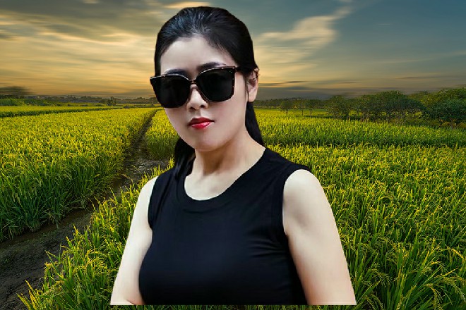 王玥越看红色妖姬越来气，好像自从遇到他，自己就开始倒霉了