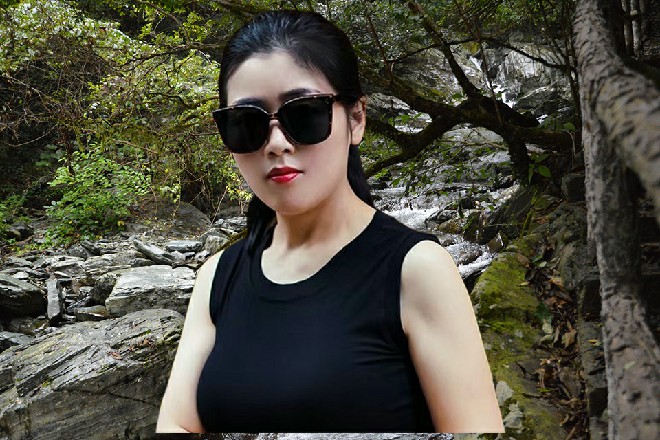 这一来，倒是黄泉占了上风，不断向着龙面人展开进攻