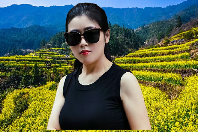 人类就是这样一种复杂的动物，奴性和反抗精神同时存在