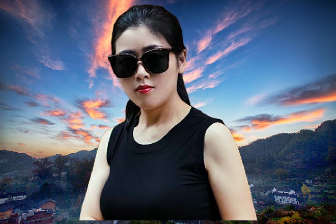 唐总顿时对着金九一声咆哮，吓得金九差点尿了，滚一边去