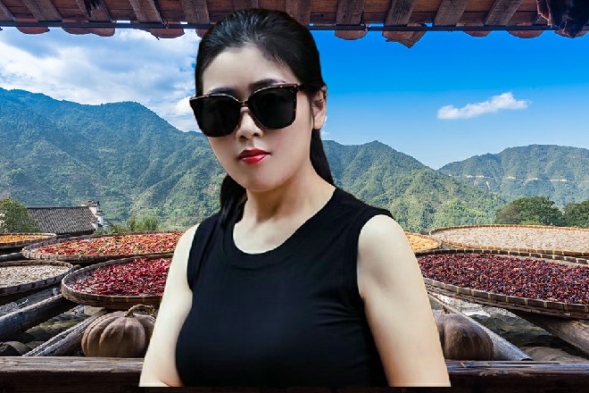 一道道黑影不断闪烁，银针全部被若依手中的黑刀给击飞