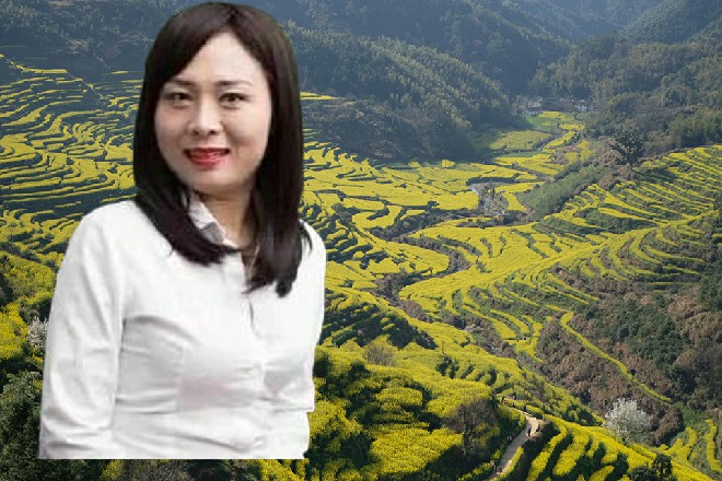 说着，镜身体化作一道黑烟，从伊轩的七窍中涌入进去