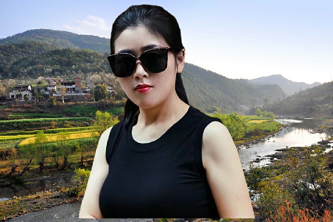 在这里视野很好，川岛小康也能清晰地看到大门的情况