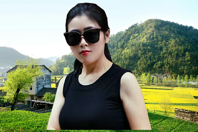 这二楼的风景不错，旁边就是松花江，江水滔滔，江风凉爽