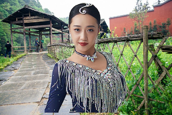 报告大人，从星月城的地下传来一股强大的能量反应