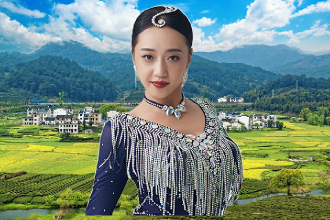 但就在这个时候，旁边的金属胶囊忽然响起了警报的声音