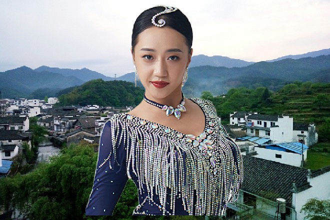 抱歉了，既然你已经不是龙家的人，这门你可就进不去