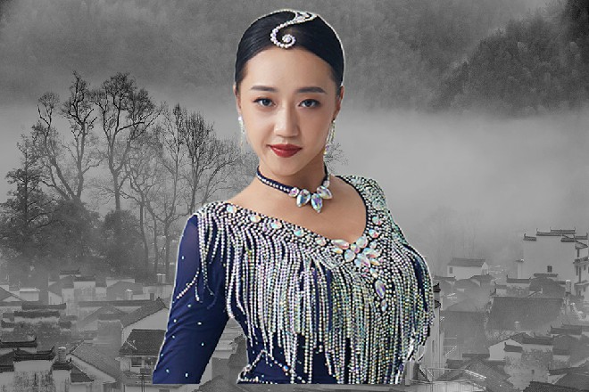 说着，不顾另一个同事瞪大的眼珠子，直接走进了府中