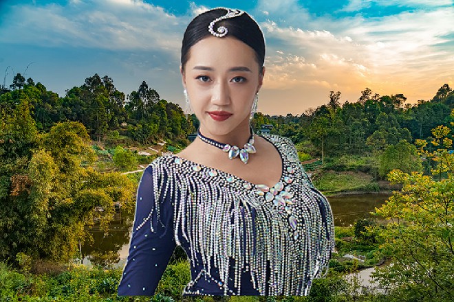 美女信息员连忙说道：啊，那我为先生准备飞行工具