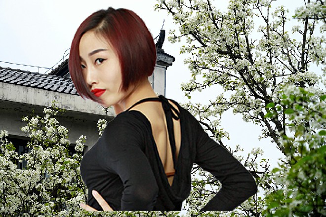 两个女人同时恼怒起来，这龙娇娇什么意思，还想反抗吗