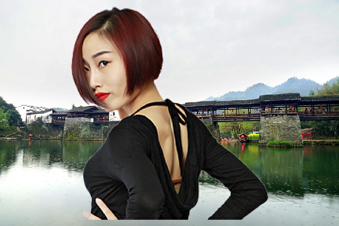 两个人的身体直接破开地面，砸在了地下室的地面上