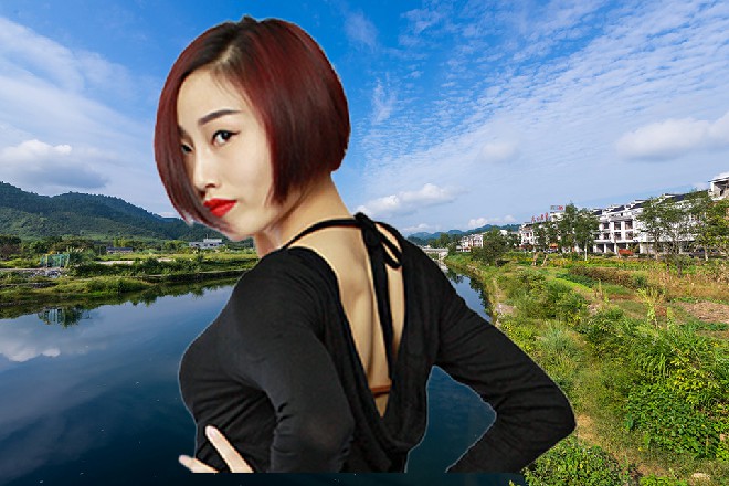 来来来，给我们大锤兄弟弄把椅子，这跪在地上多凉啊