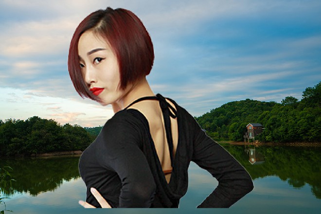 那些落下来的长剑直接被他全部击飞，一把都没落下