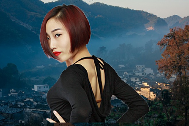 诺曦S手机响个不停，就是这手机铃声把他给吵醒起来