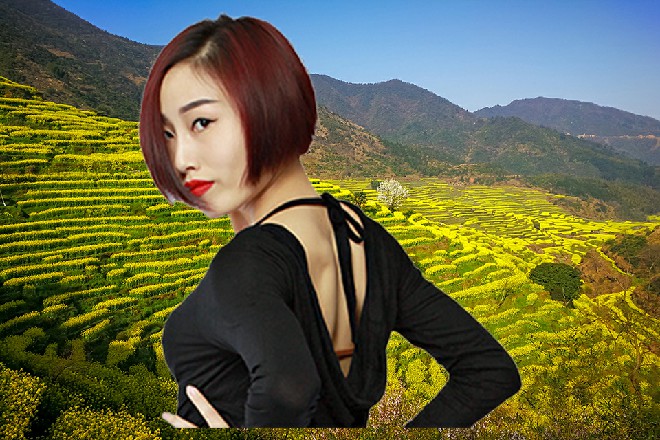 武皇恢复到之前的模样，重新整理着皇袍，喃喃说道