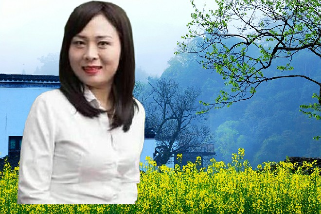 擎仓再次出现在荷娜的身前，荷娜跪在那里，满脸的绝望