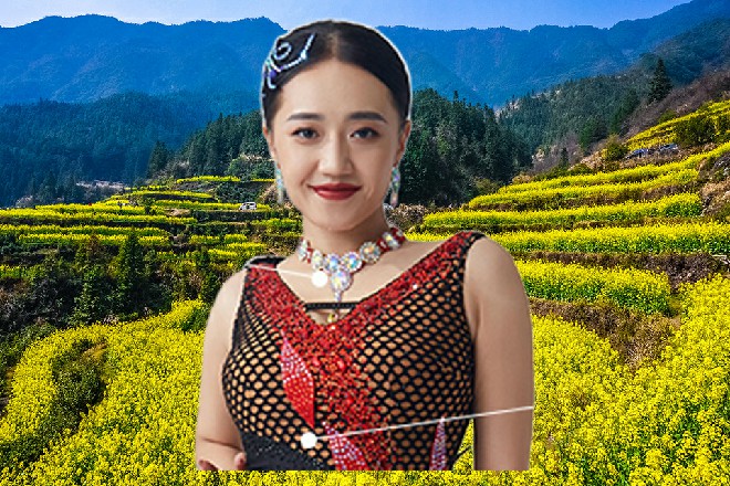 但就在这时候，王庄却伸出手掌来，擒住了猴子的拳头