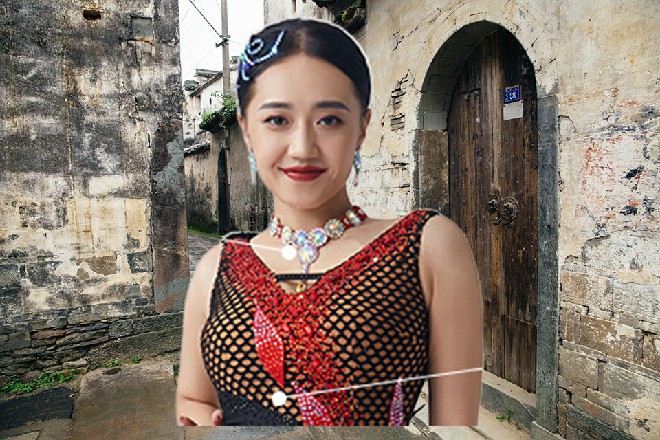 他嘴里不断地嘀咕着，气的李斌直接一脚把他踹翻在地上