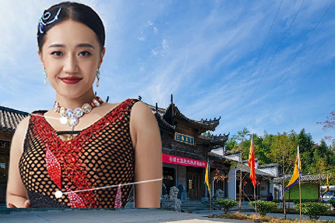 若依说着，亲自倒了一杯星月女儿酿，递给了这位哨探