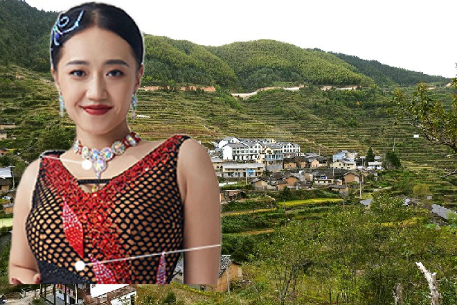 伊轩全身的气劲都裹在了偃月刀上，然后刀罡甩了出来