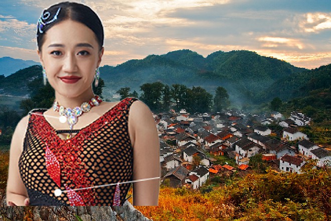 罗芙甩开诺曦S的搀扶，撑着身体，走到了那长老身前