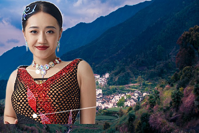 她背后突然弹出一条黑色的尾巴，狠狠地抽在了托尼的身上