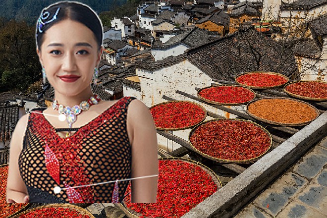 两个人吃完了西餐，红色妖姬把苗甜送回家中，这才折回了别墅